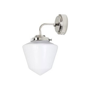 Elegant vägglampa SIGNE från Strömshaga med förnicklad metall och opalglas, monterad på vägg.