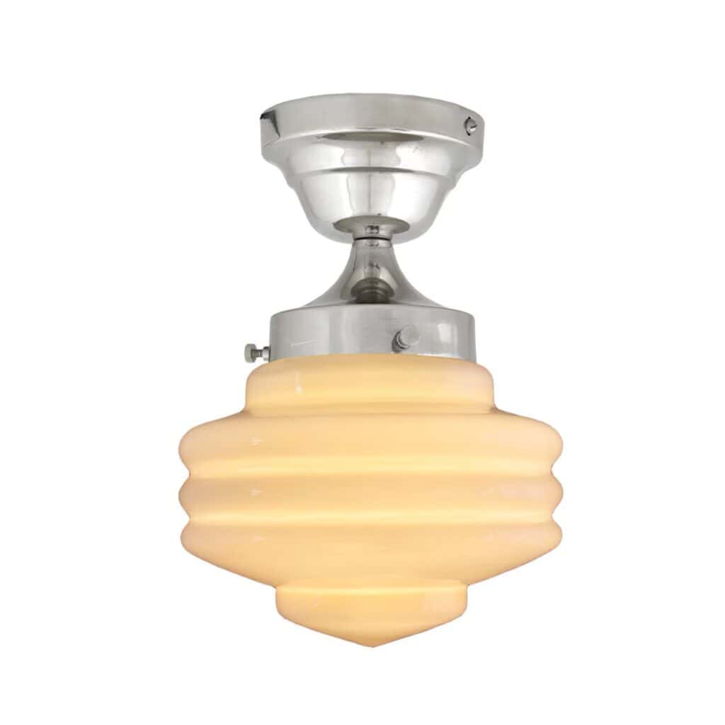 Taklampa i opalglas beige med tänd lampa och nickelbeslag – taklampa i opalglas beige
