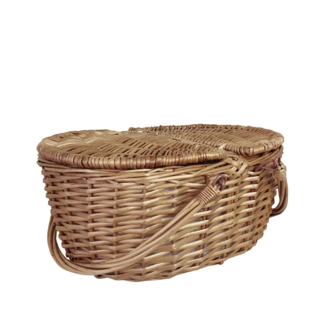 Picknickkorg INA med kylväska i naturfärgad pil med stängt lock