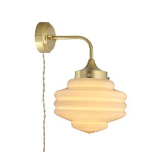 Sekelskiftesinspirerad vägglampa i mässing med opalglas – modell Valter