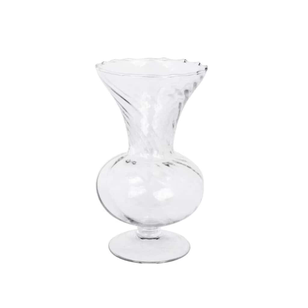 Glasvas Annie i klart glas med fot och vågig kant, 18 cm hög.