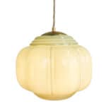 Tänd Taklampa Vincent i grönt opalglas med varmt ljus, mässingsdetalj och beige textilsladd, Ø27 cm.